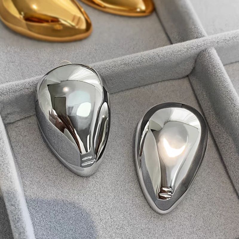 Sivara Fashion Glossy Drop Earrings – Silver & Gold